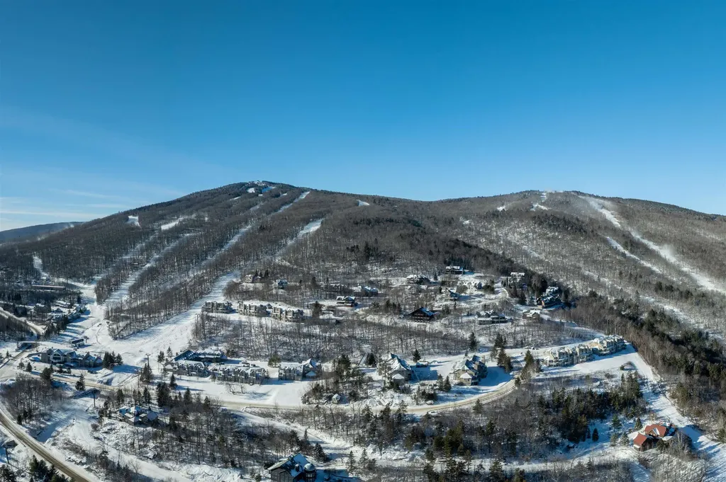165 Moon Shadow Drive Ludlow VT 05149