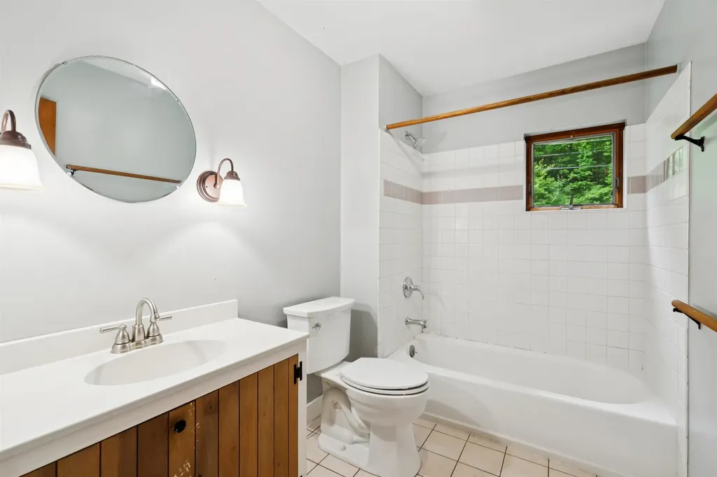 9 Farnham Drive Tunbridge VT 05077