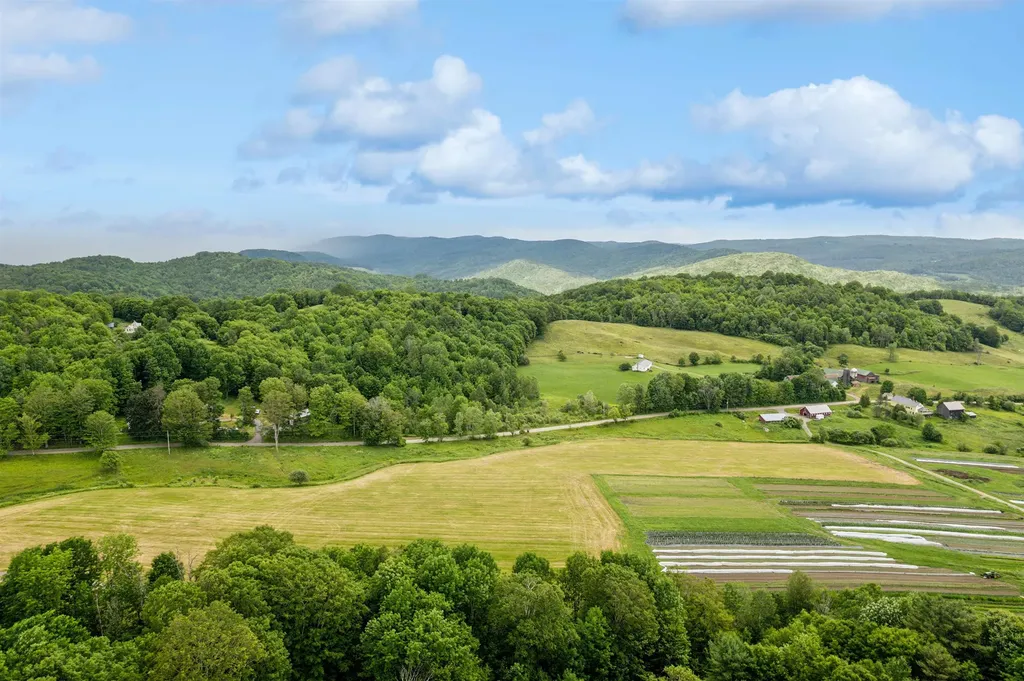 9 Farnham Drive Tunbridge VT 05077