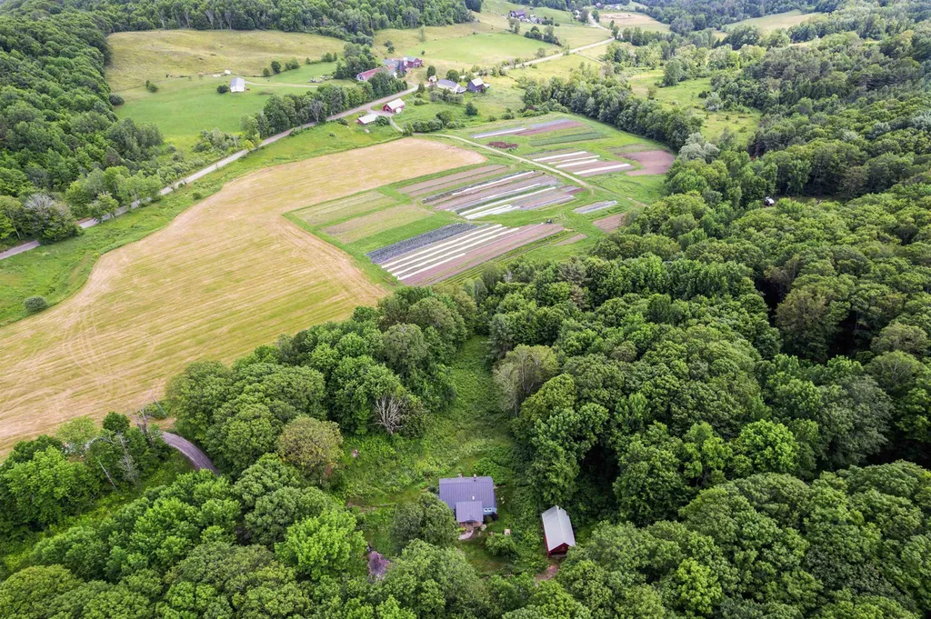 9 Farnham Drive Tunbridge VT 05077