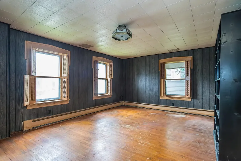 29 Woodstock Avenue Rutland City VT 05701