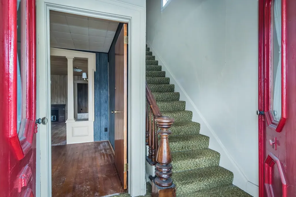 29 Woodstock Avenue Rutland City VT 05701