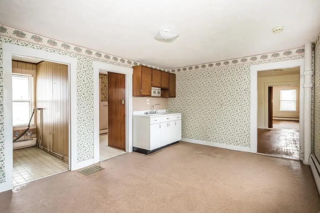 29 Woodstock Avenue Rutland City VT 05701