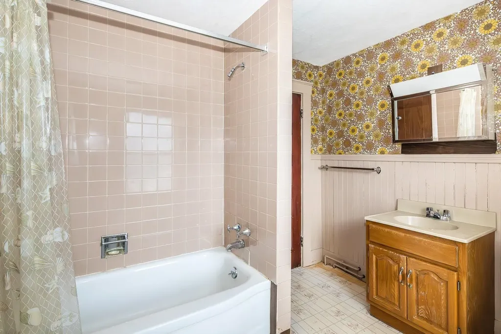 29 Woodstock Avenue Rutland City VT 05701