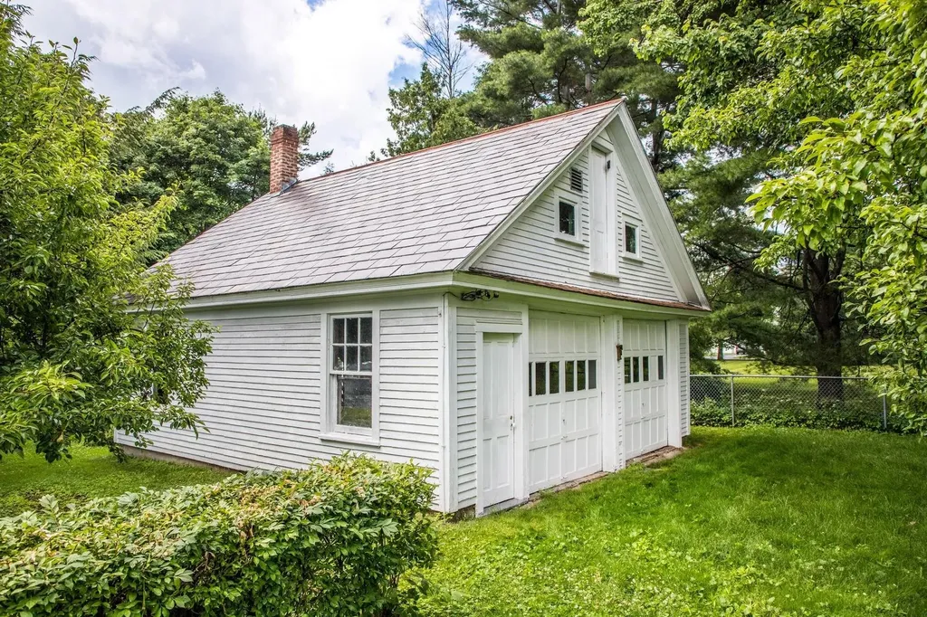 29 Woodstock Avenue Rutland City VT 05701