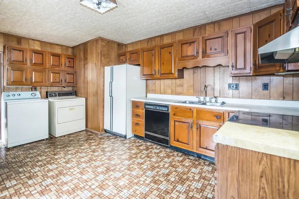 29 Woodstock Avenue Rutland City VT 05701