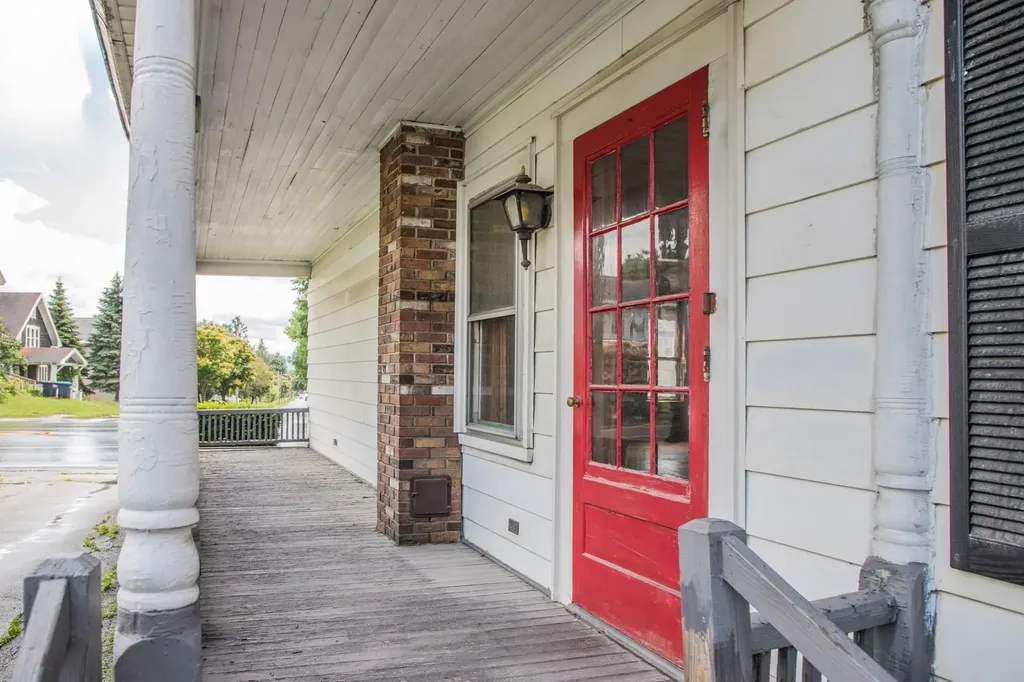 29 Woodstock Avenue Rutland City VT 05701