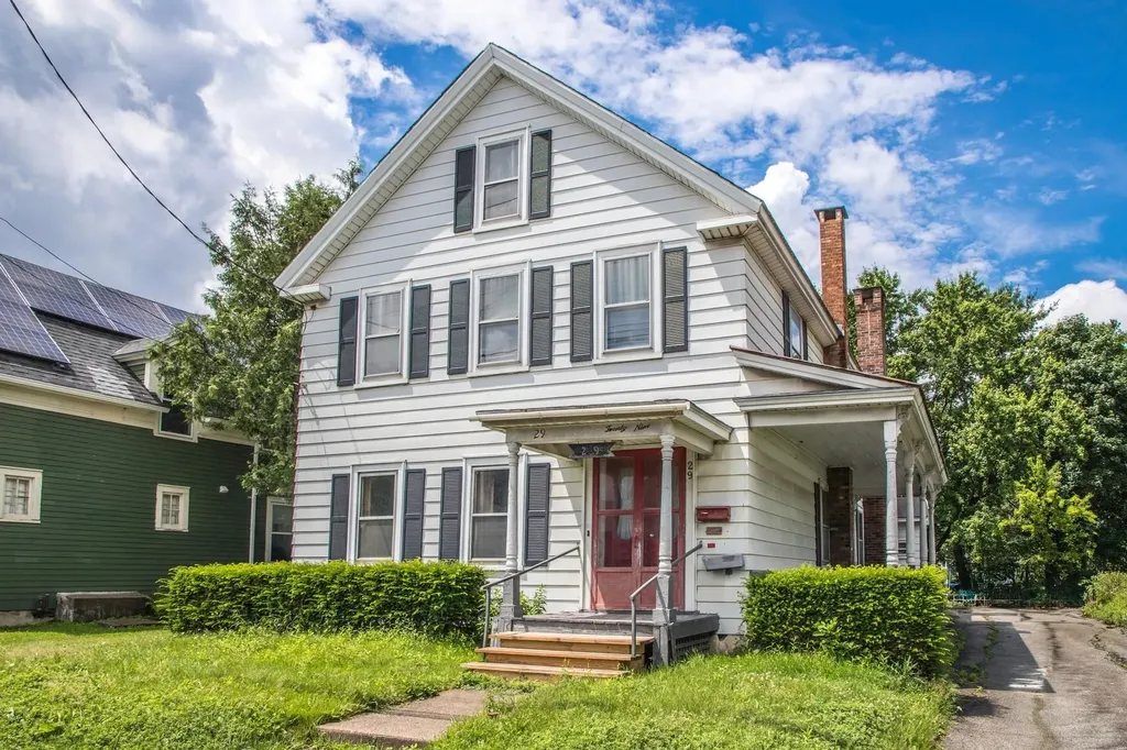 29 Woodstock Avenue Rutland City VT 05701