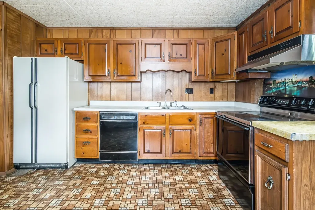 29 Woodstock Avenue Rutland City VT 05701