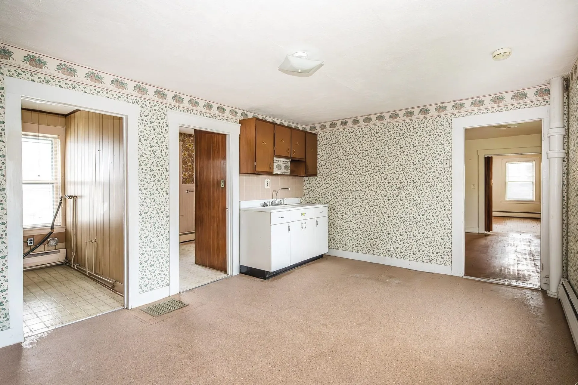 29 Woodstock Avenue Rutland City VT 05701