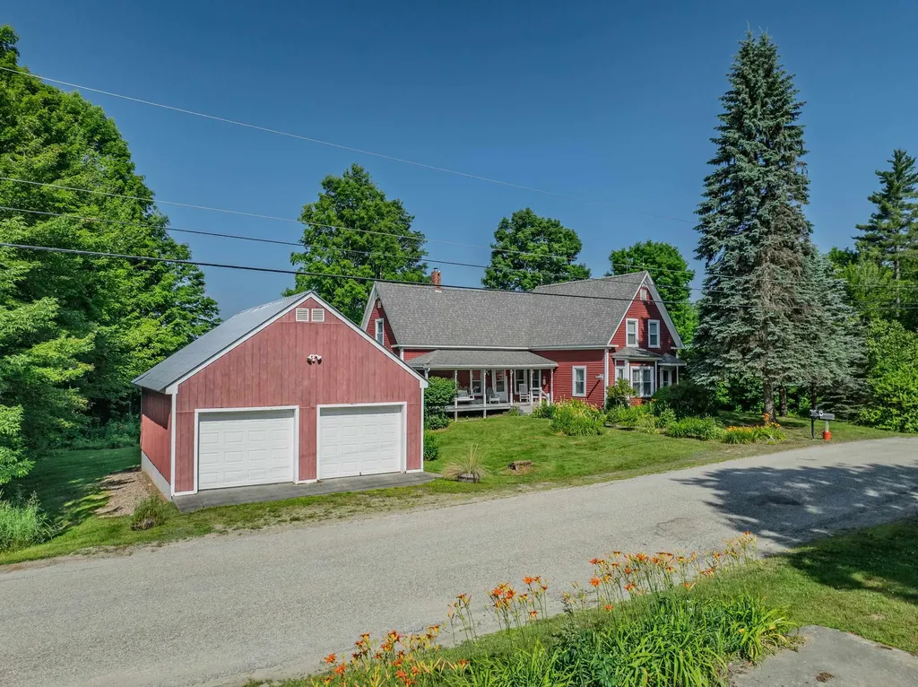 557 Old East Road Whitefield NH 03598