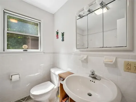 321 Westside Drive Leicester VT 05733