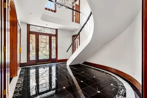 17 Pond Path North Hampton NH 03862