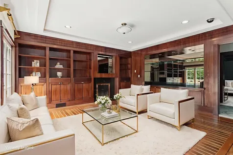 17 Pond Path North Hampton NH 03862