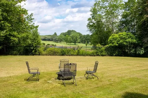 17 Pond Path North Hampton NH 03862