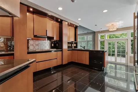 17 Pond Path North Hampton NH 03862