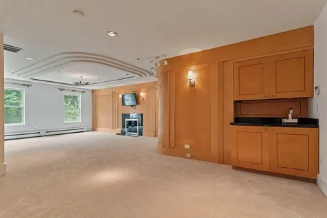 17 Pond Path North Hampton NH 03862