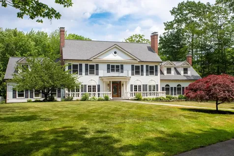 17 Pond Path North Hampton NH 03862