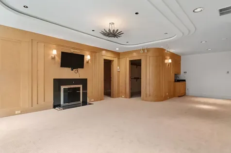 17 Pond Path North Hampton NH 03862