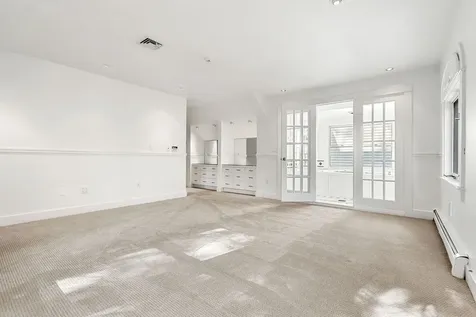 17 Pond Path North Hampton NH 03862