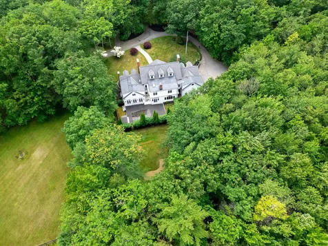 17 Pond Path North Hampton NH 03862