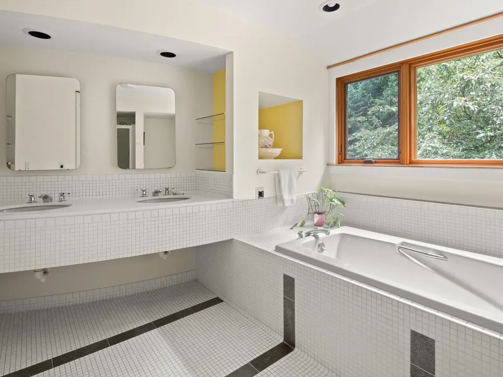 702 Beaver Creek Road Shelburne VT 05482