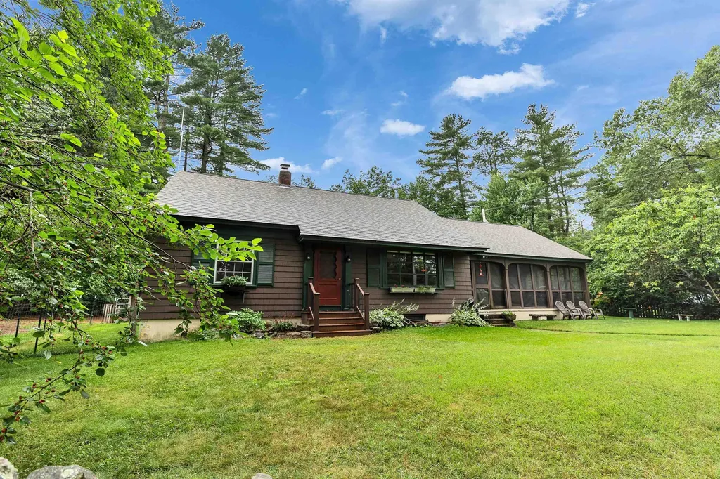 21 Katherine Street Goffstown NH 03045