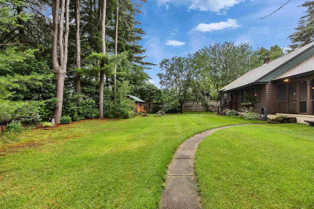 21 Katherine Street Goffstown NH 03045