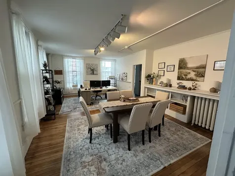 17 Elliot Street Brattleboro VT 05301