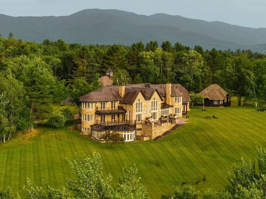 2575 Weeks Hill Road Stowe VT 05672
