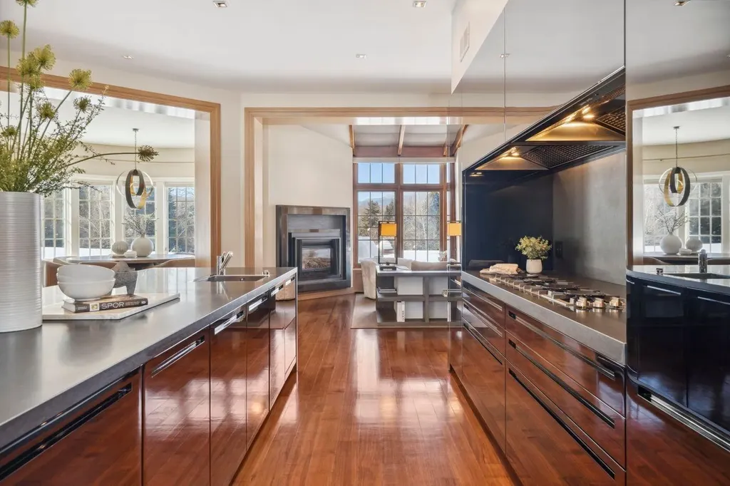 2575 Weeks Hill Road Stowe VT 05672