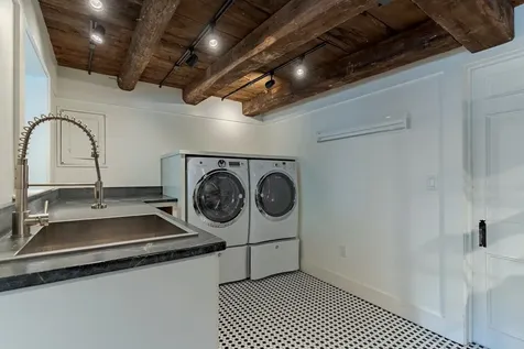 70 Woodland Road North Hampton NH 03862