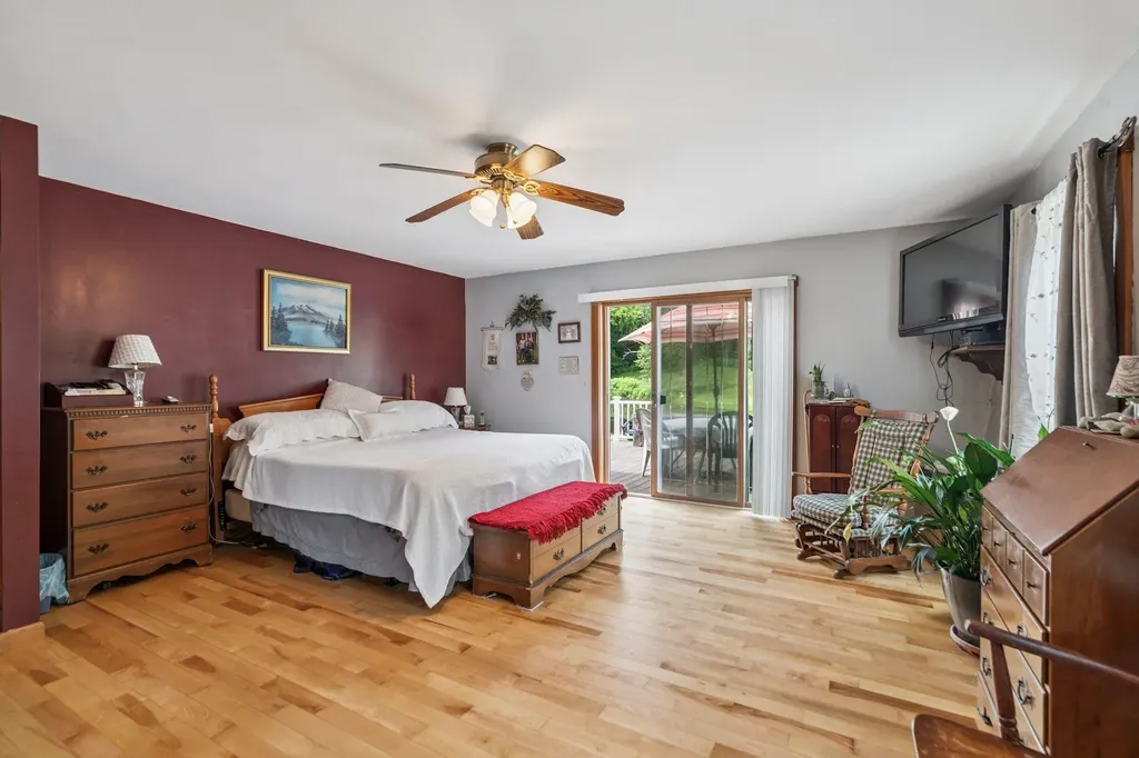 5 Malagash Road Reading VT 05062