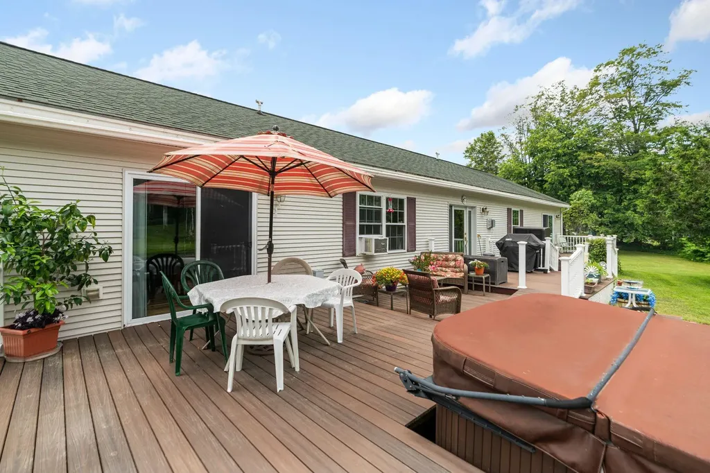 5 Malagash Road Reading VT 05062