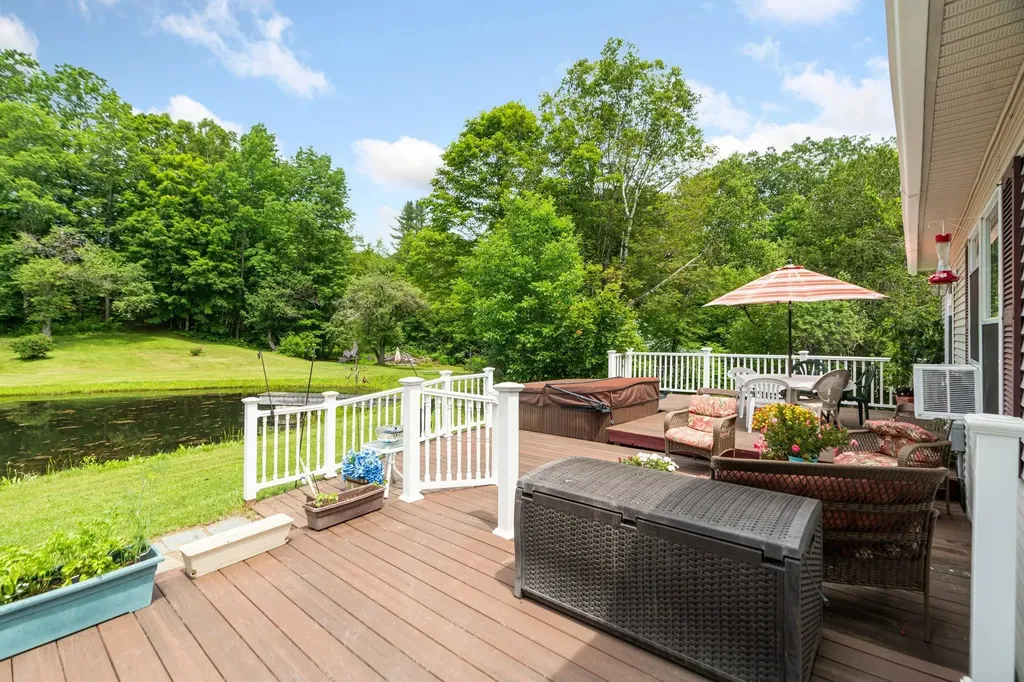 5 Malagash Road Reading VT 05062