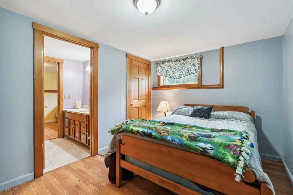 5 Malagash Road Reading VT 05062