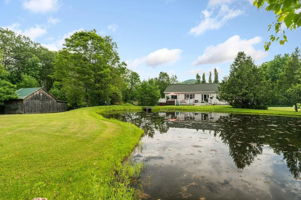 5 Malagash Road Reading VT 05062