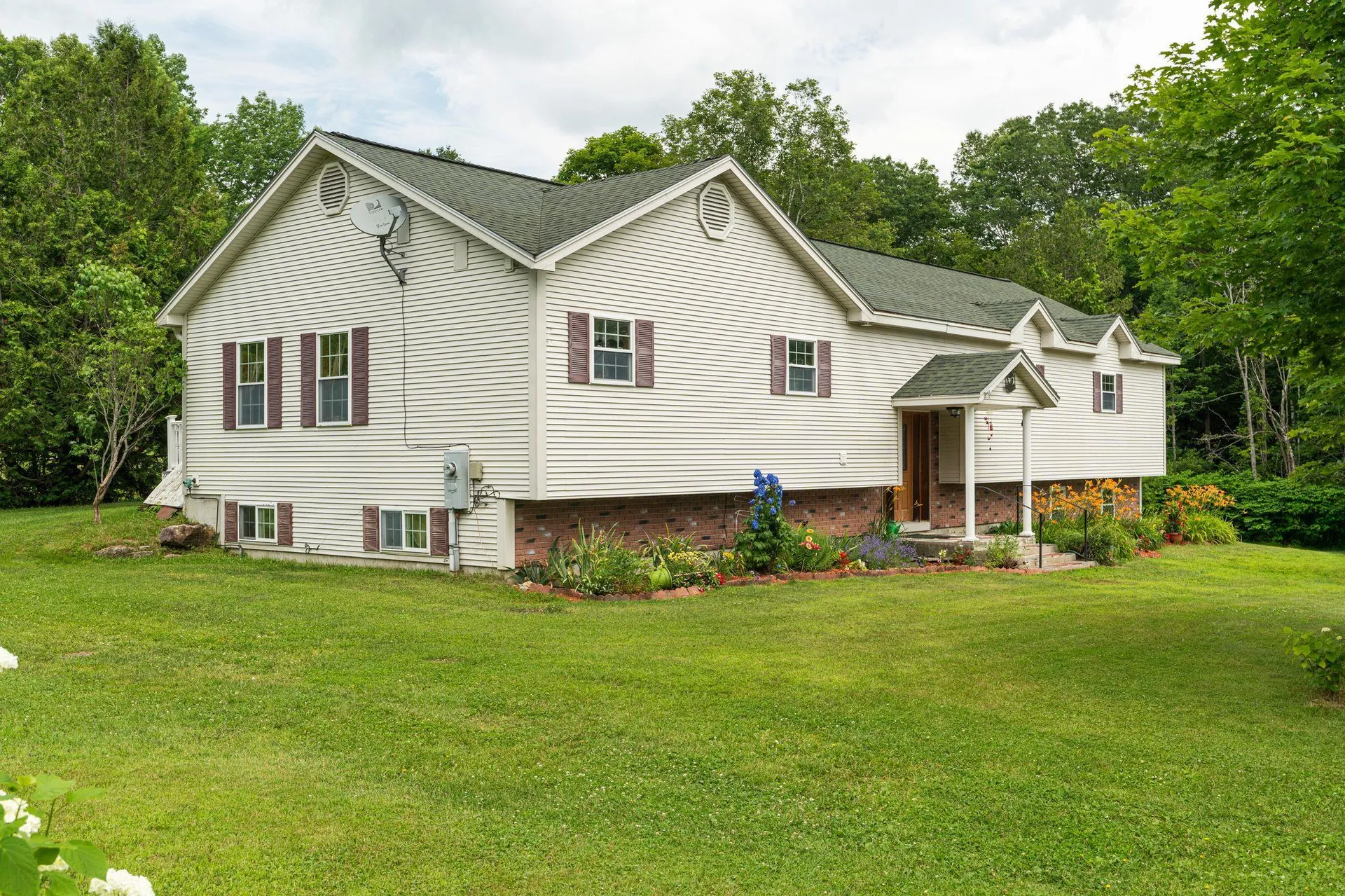 5 Malagash Road Reading VT 05062