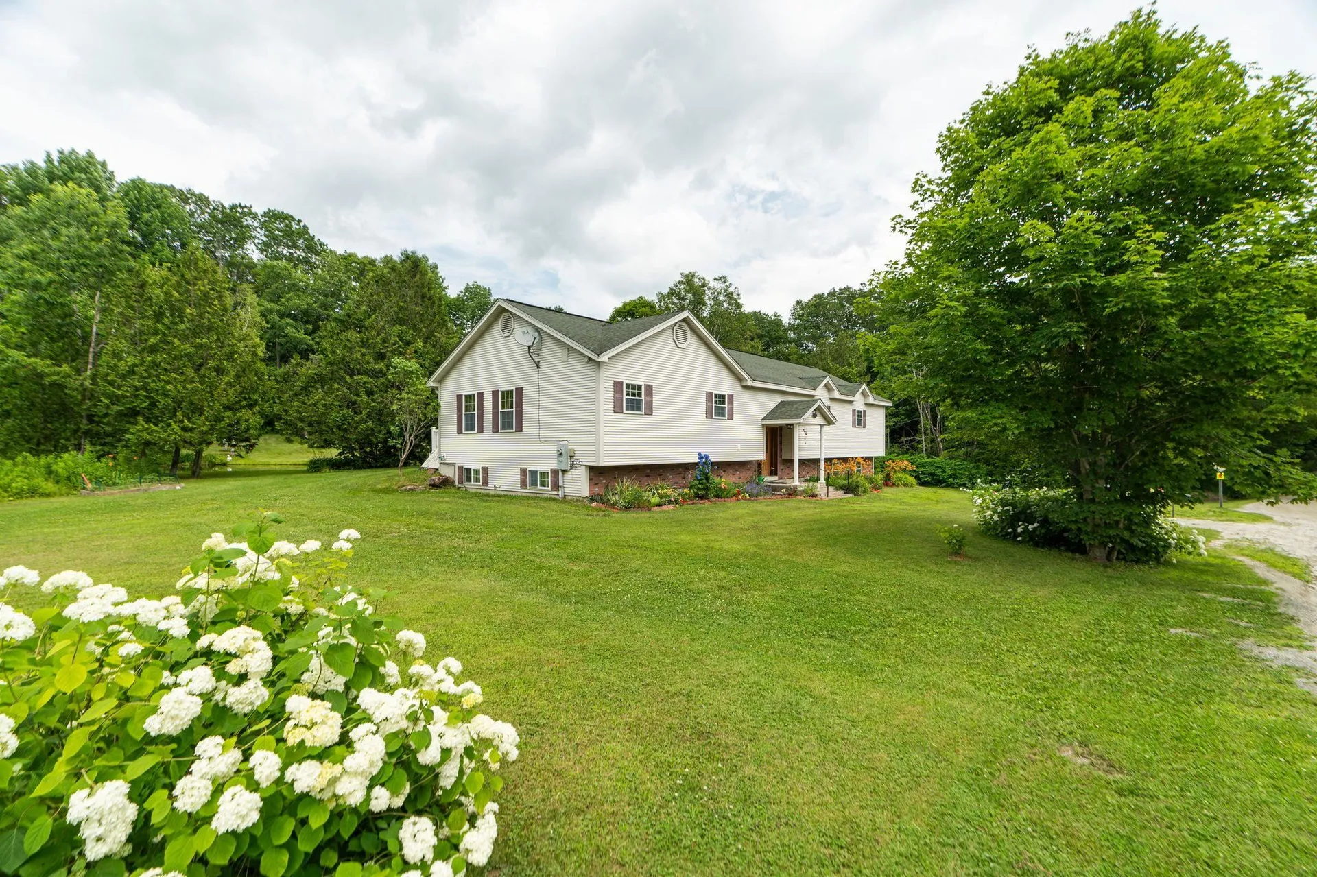 5 Malagash Road Reading VT 05062