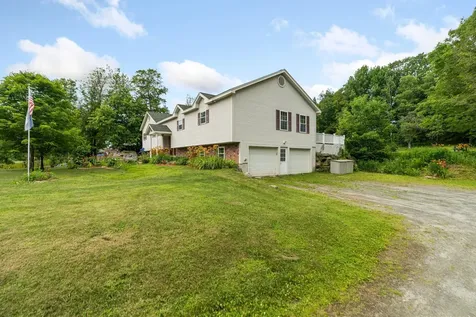 5 Malagash Road Reading VT 05062