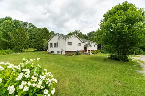 5 Malagash Road Reading VT 05062