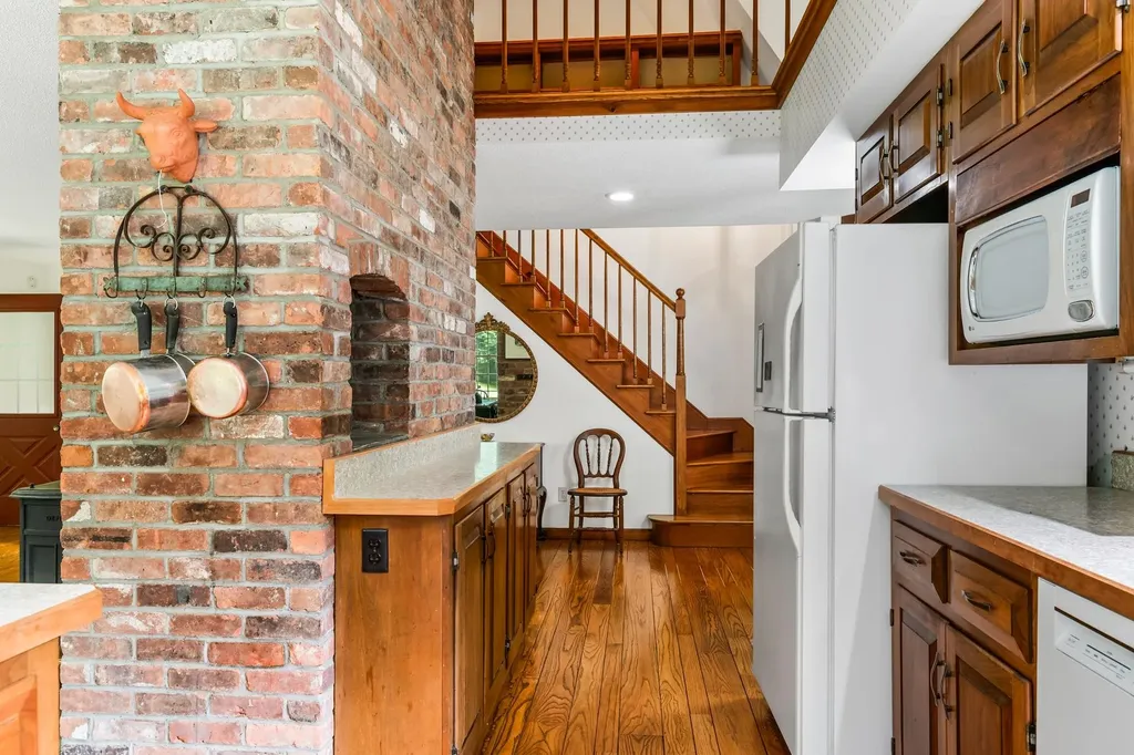 19 Rowland Road Grantham NH 03753