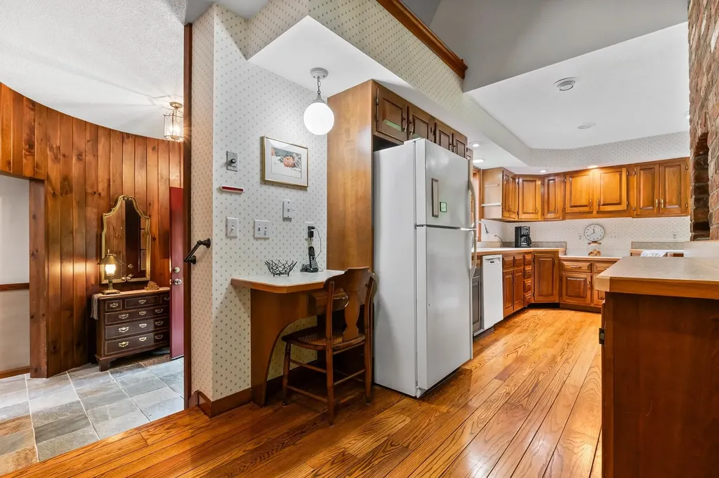 19 Rowland Road Grantham NH 03753