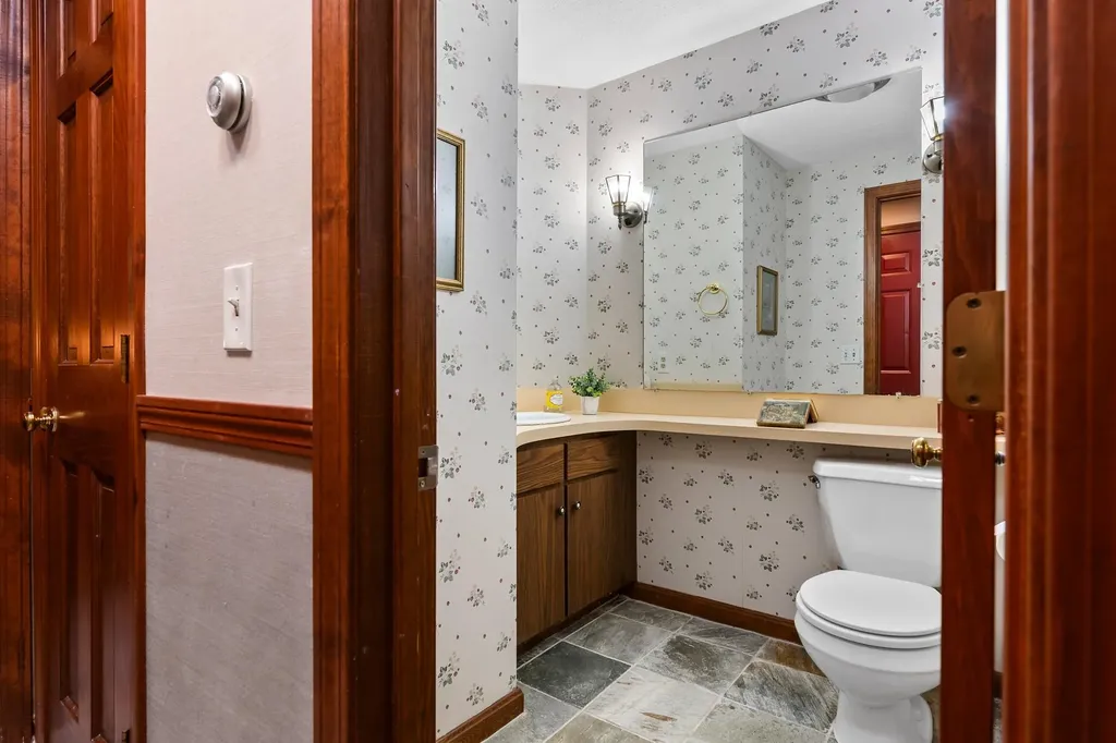 19 Rowland Road Grantham NH 03753