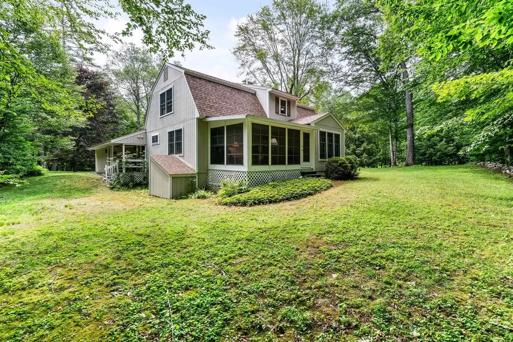 19 Rowland Road Grantham NH 03753