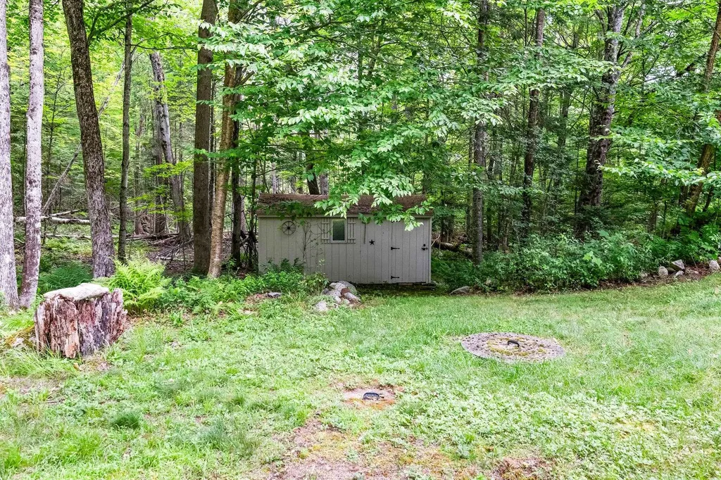 19 Rowland Road Grantham NH 03753