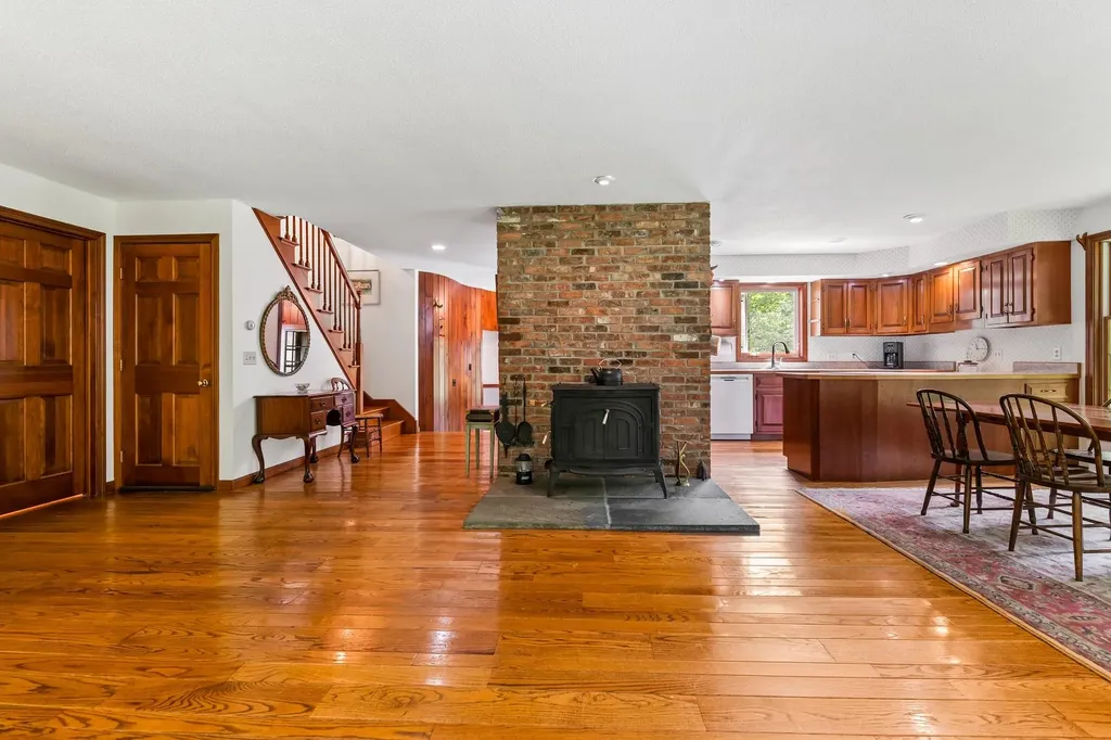 19 Rowland Road Grantham NH 03753