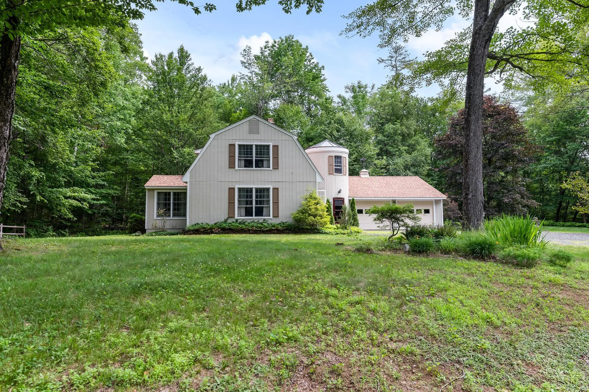 19 Rowland Road Grantham NH 03753