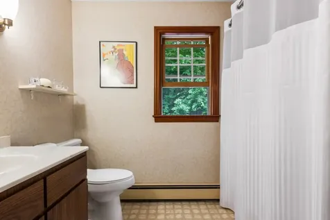 19 Rowland Road Grantham NH 03753