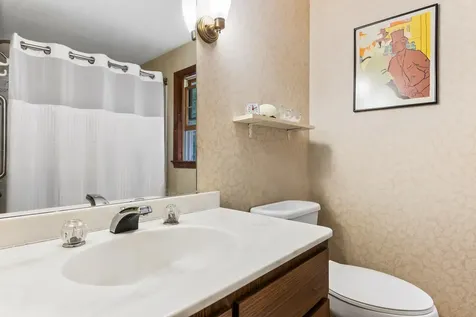 19 Rowland Road Grantham NH 03753